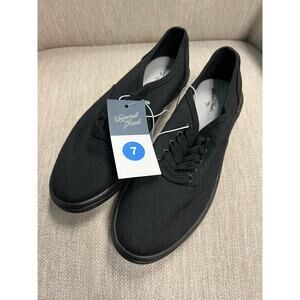 NWT Ladies Universal Thread Black Lunea Lace Up Sneakers - Size 7